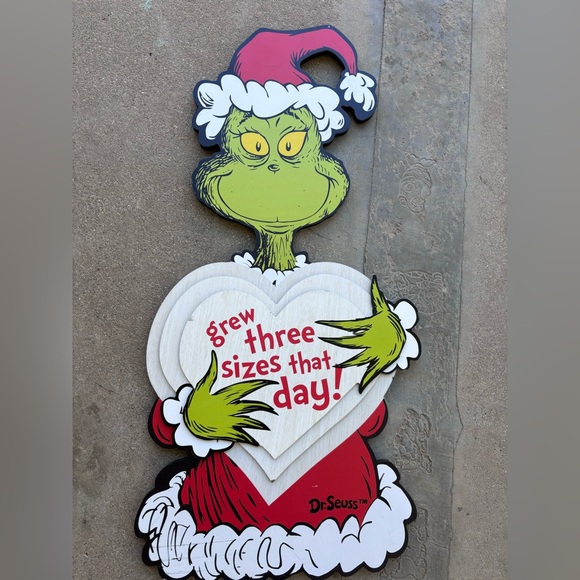 Grinchmas themed decor-Christmas is nearly around the corner again 🌲 🎄